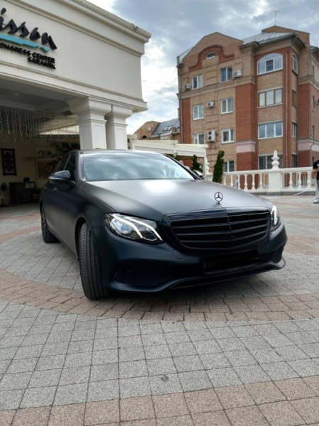 Mercedes E
